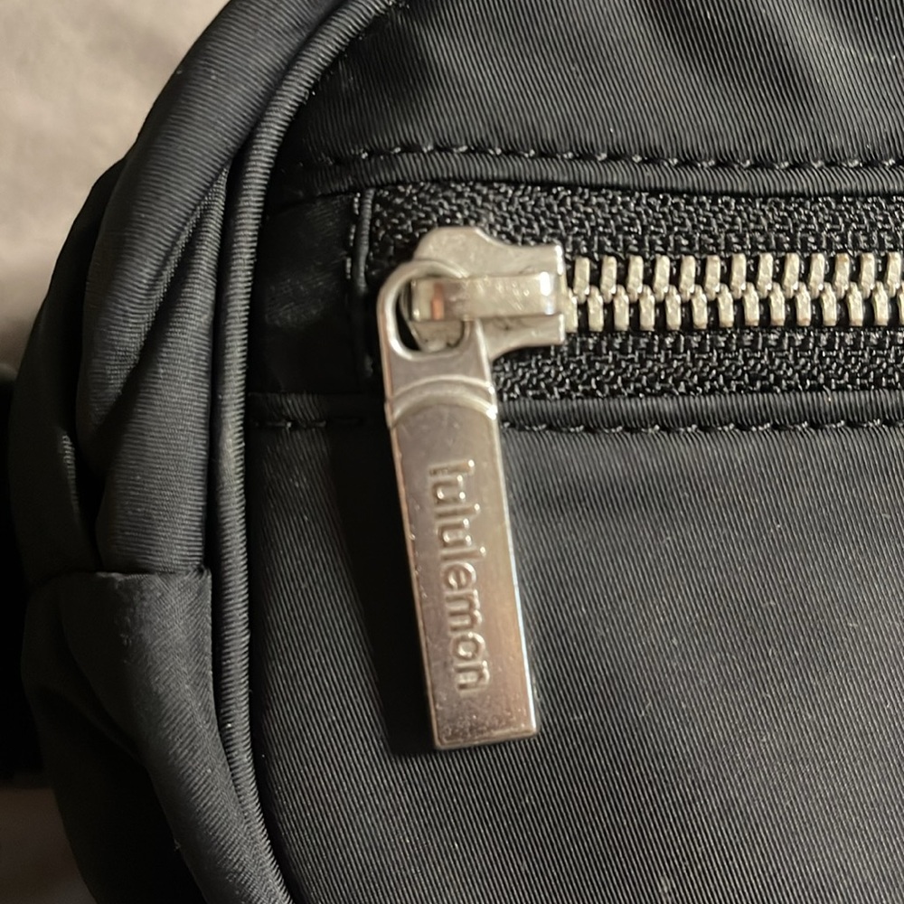 Lululemon Wunderlust Belt Bag - Picture 6 of 8